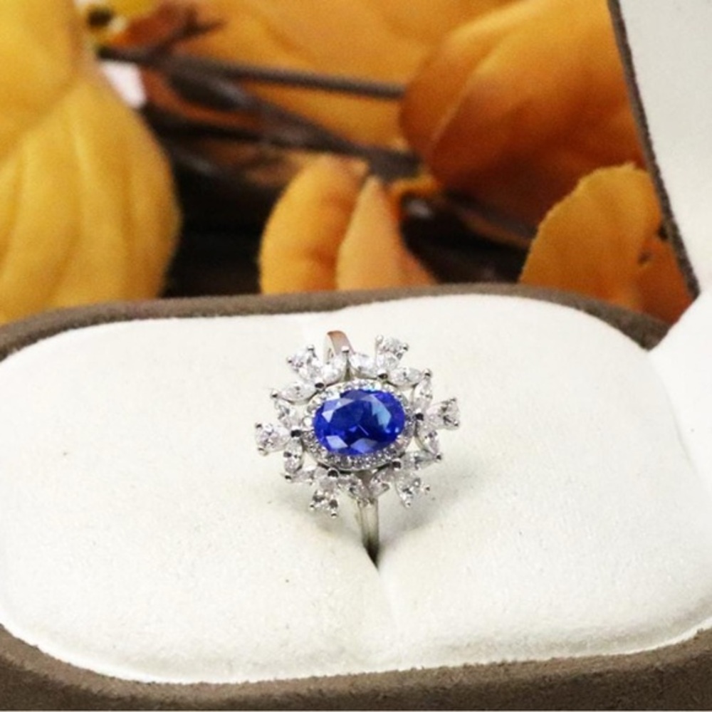 Stunning S925 Sterling Silver Blue Topaz Ring